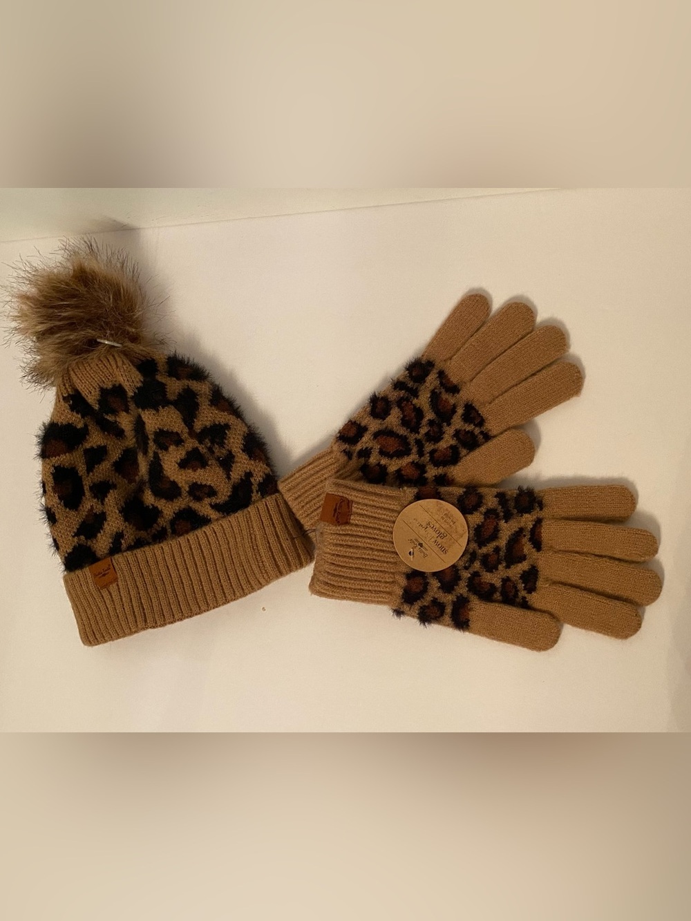 NEW BRITTS KNITS SET ACCESSORY SNOW LEOPARD POM HAT & GLOVES ONE SIZE OS